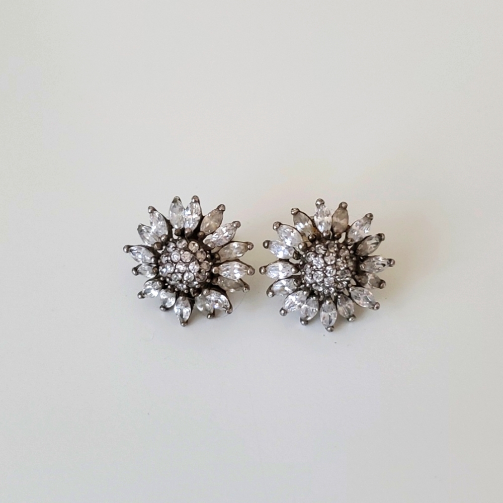Cutie flower earrings